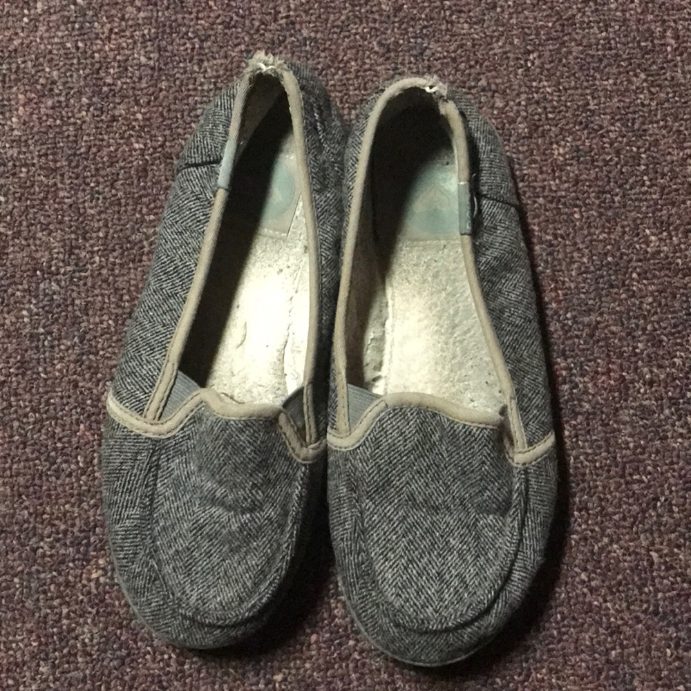 Roxy slip ons